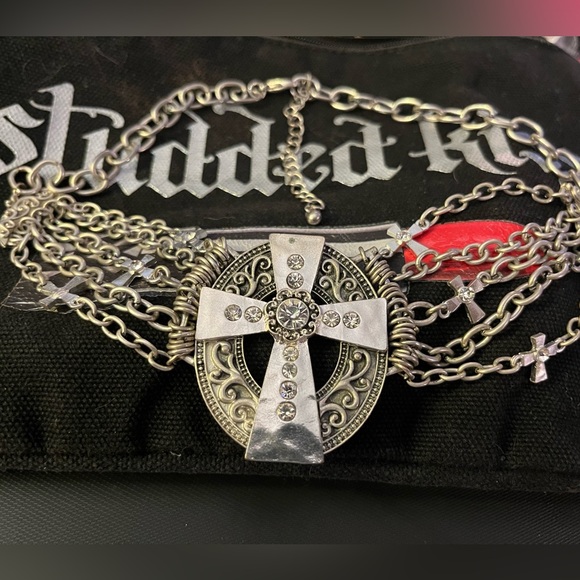 VINTAGE GOTHIC SILVER ALLOY CRUCIFIX CHOKER, OS FITS MOST - Picture 2 of 6